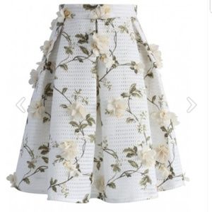 White 3D Flower Applique Skirt